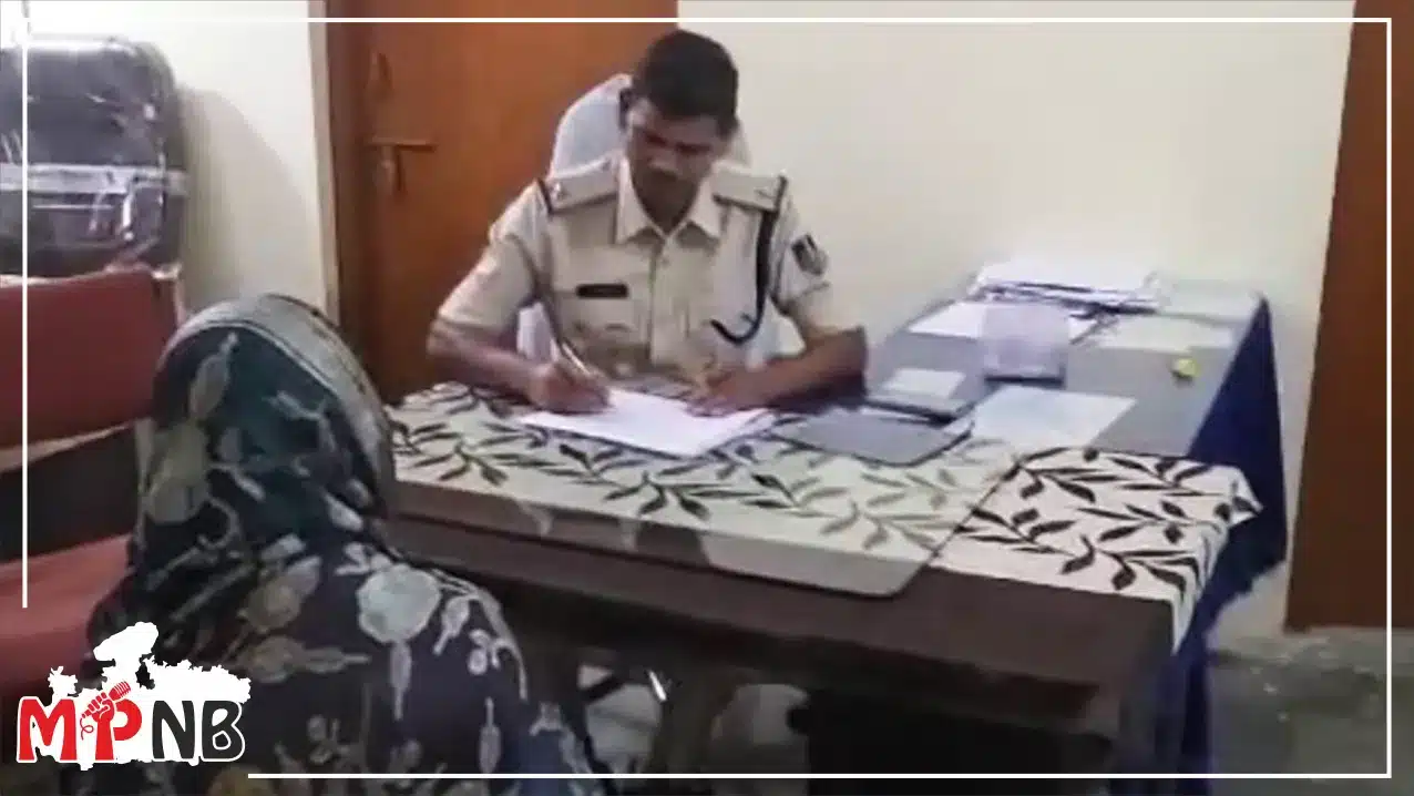 Ujjain News Parents fall in love before childrens wedding