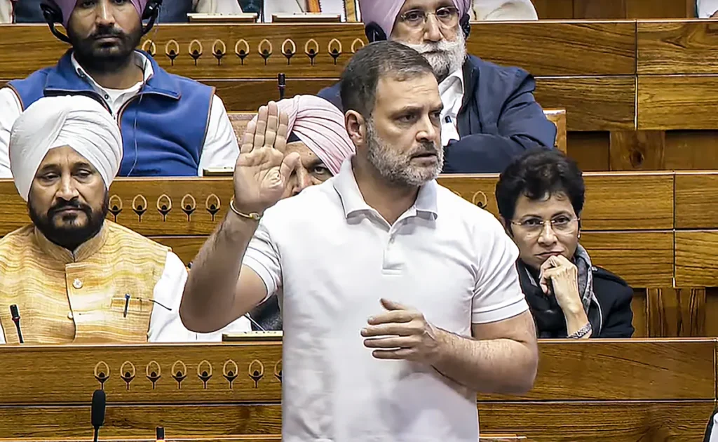 लोकसभा हंगामा राहुल गांधी विवाद कांग्रेस के 8 सांसद निलंबित पूर्व सेना प्रमुख की किताब से मचा बवाल