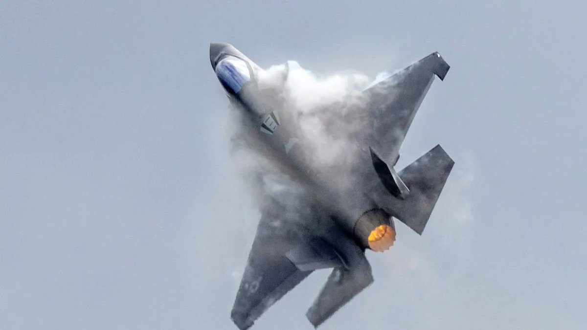 तेहरान के आसमान में गिरा याक-130 लड़ाकू विमान, इजरायली F-35 का पहला हवाई शिकार