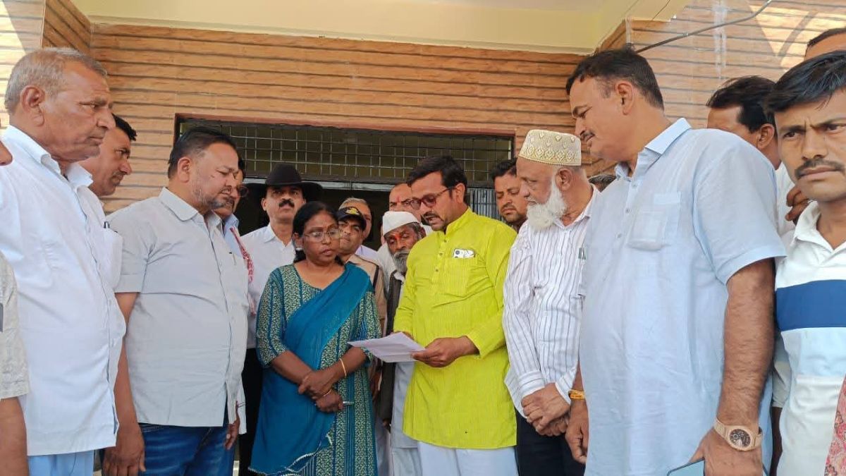 किसान कांग्रेस ज्ञापन से गरमाई राजनीति, किसानों ने उठाई बड़ी मांगें