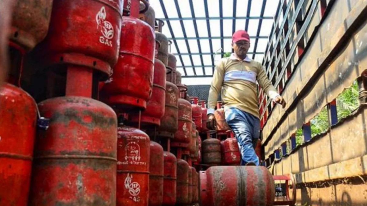 LPG गैस सिलेंडर संकट से बढ़ी चिंता, देशभर में सप्लाई और कीमतों पर असर