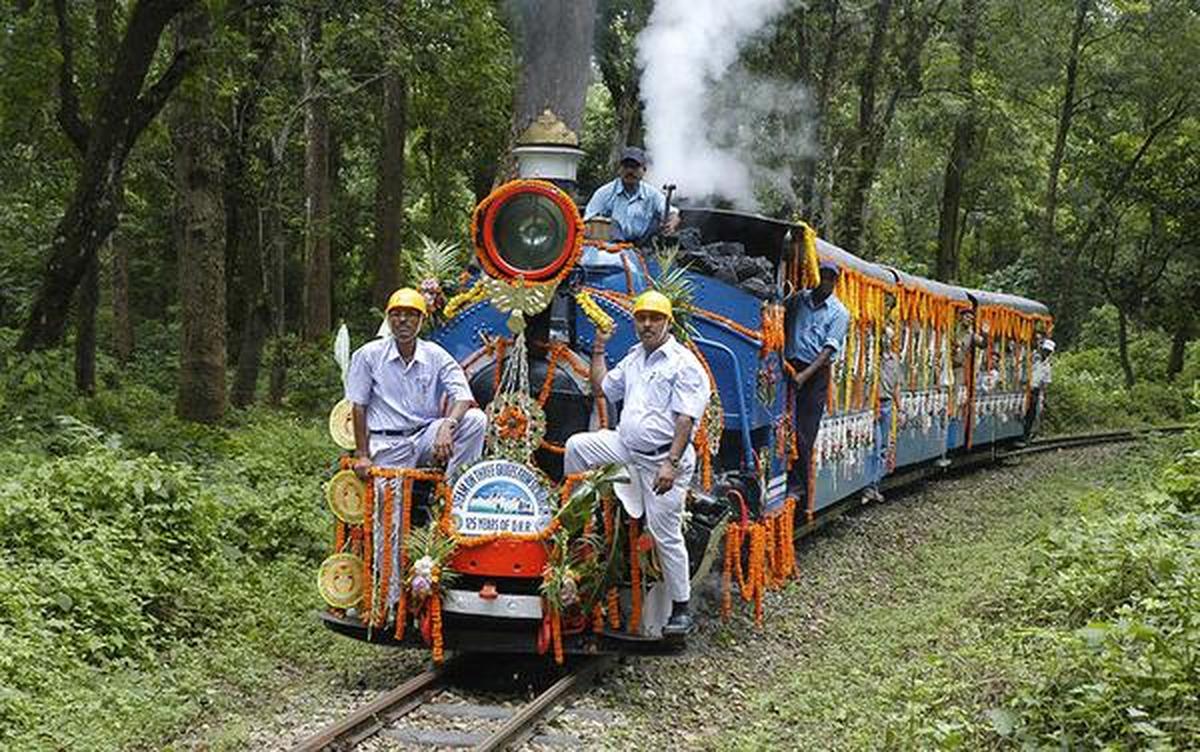 दार्जिलिंग टॉय ट्रेन इंजन बहाल, 100 साल पुरानी विरासत फिर हुई जिंदा