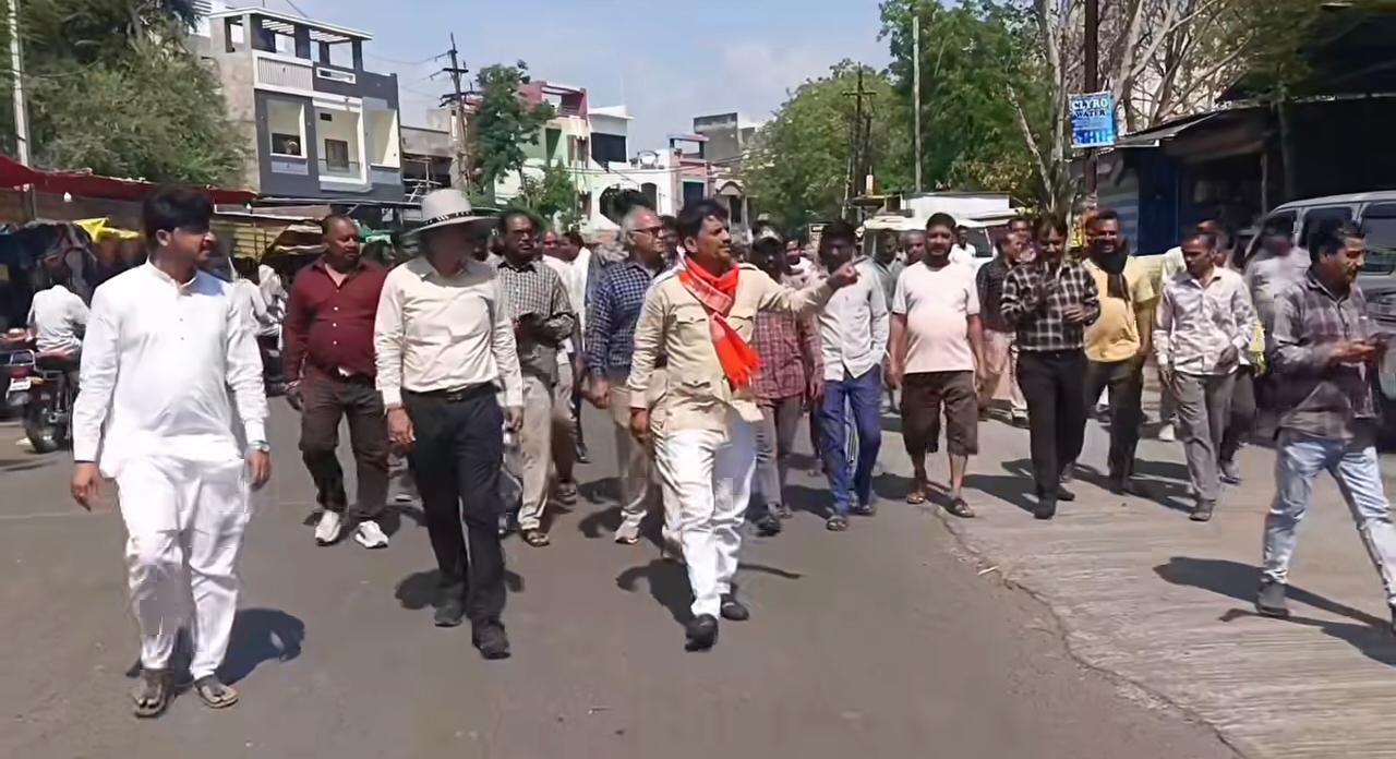 सुसनेर अतिक्रमण हटाओ अभियान में नगर परिषद सख्त, सड़क पर उतरा पूरा अमला