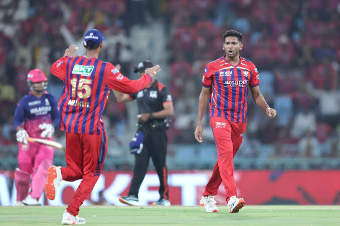 मोहसिन खान मेडन ओवर: युवा स्टार वैभव सूर्यवंशी चौंकाने वाले तरीके से आउट