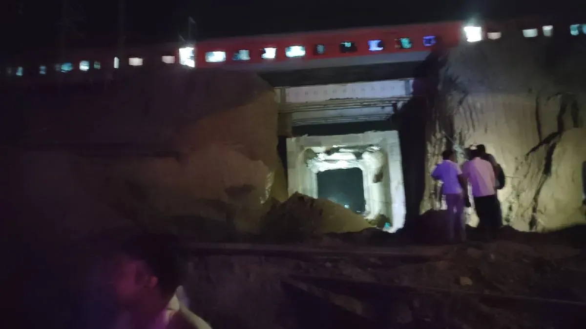 कोटा रेलवे अंडरपास हादसा बना काल, मिट्टी धंसने से दो इंजीनियरों की दर्दनाक मौत