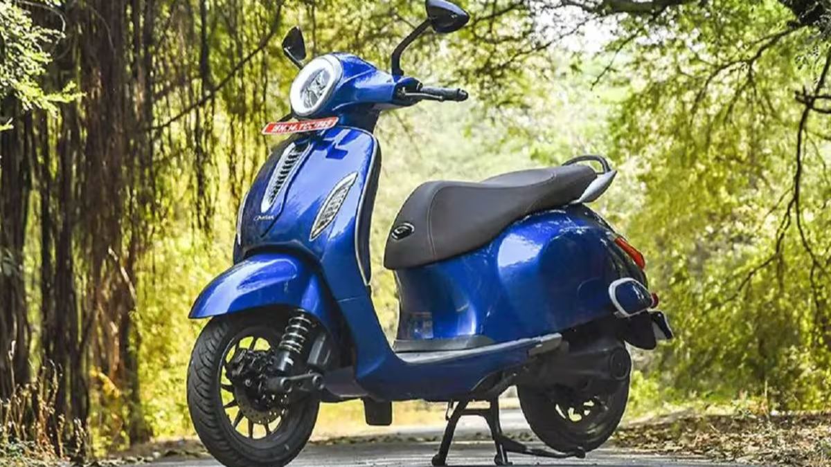 Bajaj Sales April 2026 में Chetak EV और Pulsar ने मचाया धमाल, बिक्री आंकड़ों ने सबको चौंकाया